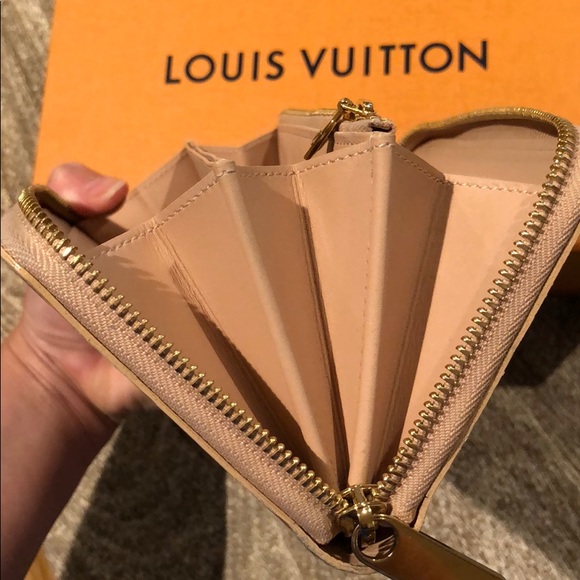 (SOLD)Louis Vuitton zippy wallet vernis leather - Picture 9 of 10